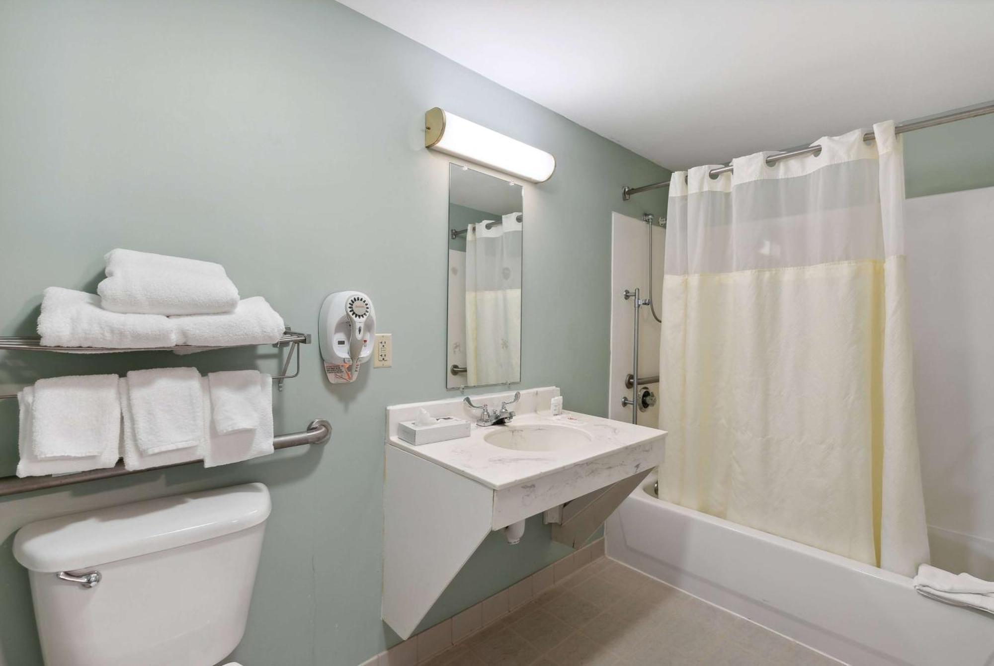 Ramada By Wyndham Saco/Old Orchard Beach Area Ngoại thất bức ảnh